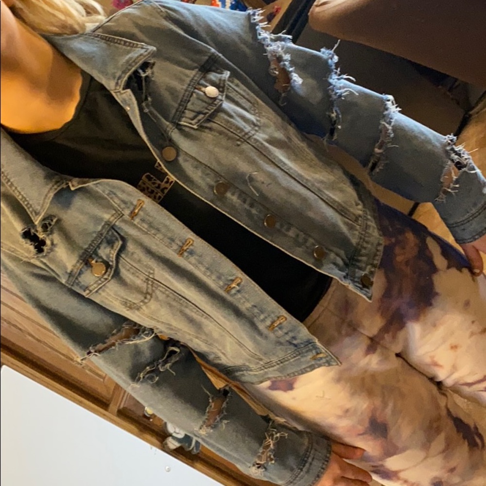CISONO distressed Jean jacket!
